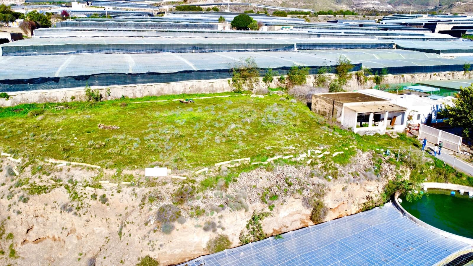 Mark till salu i Adra - 104 300 € (Ref: 9524730)