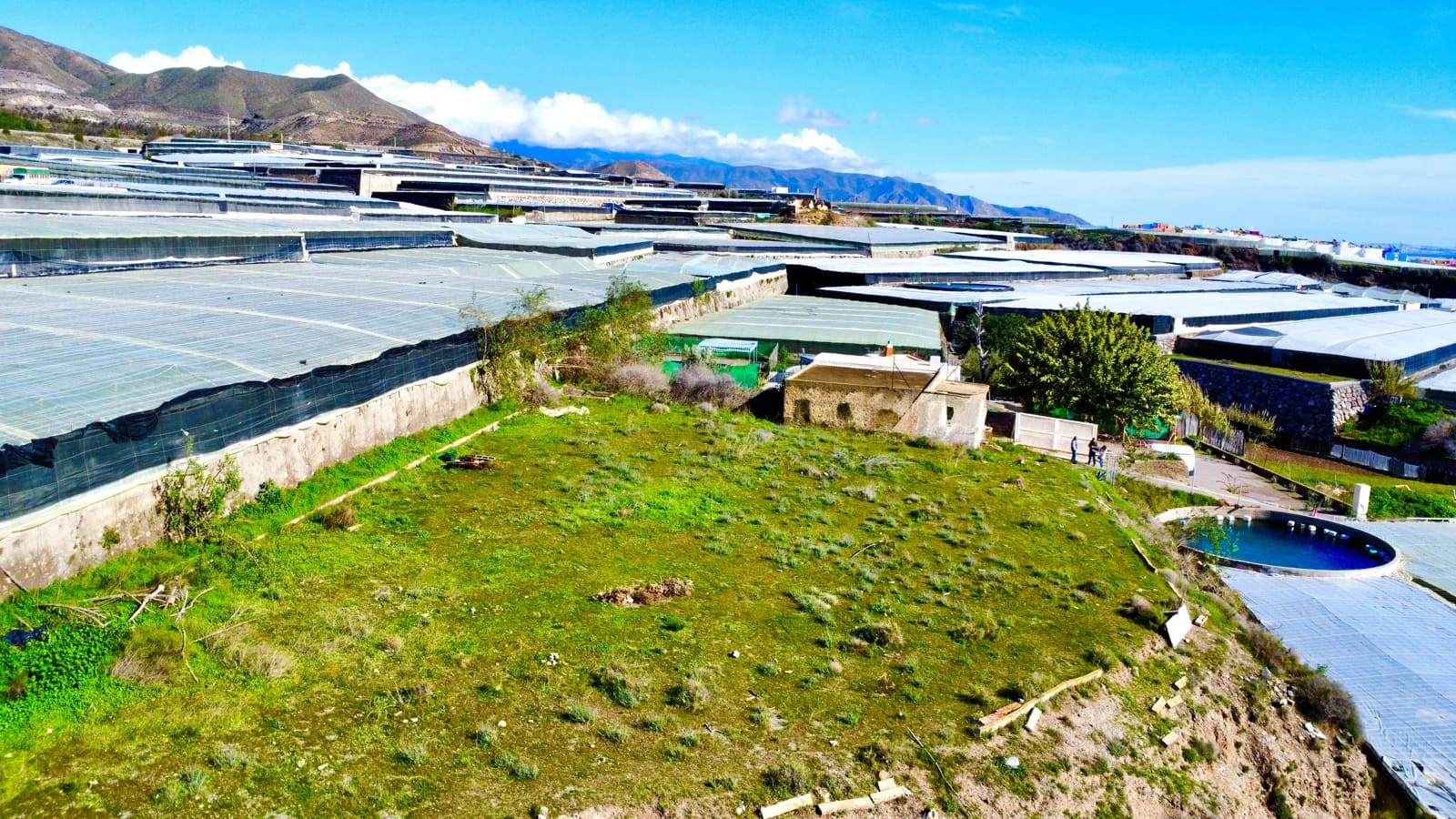 Mark till salu i Adra - 104 300 € (Ref: 9524730)