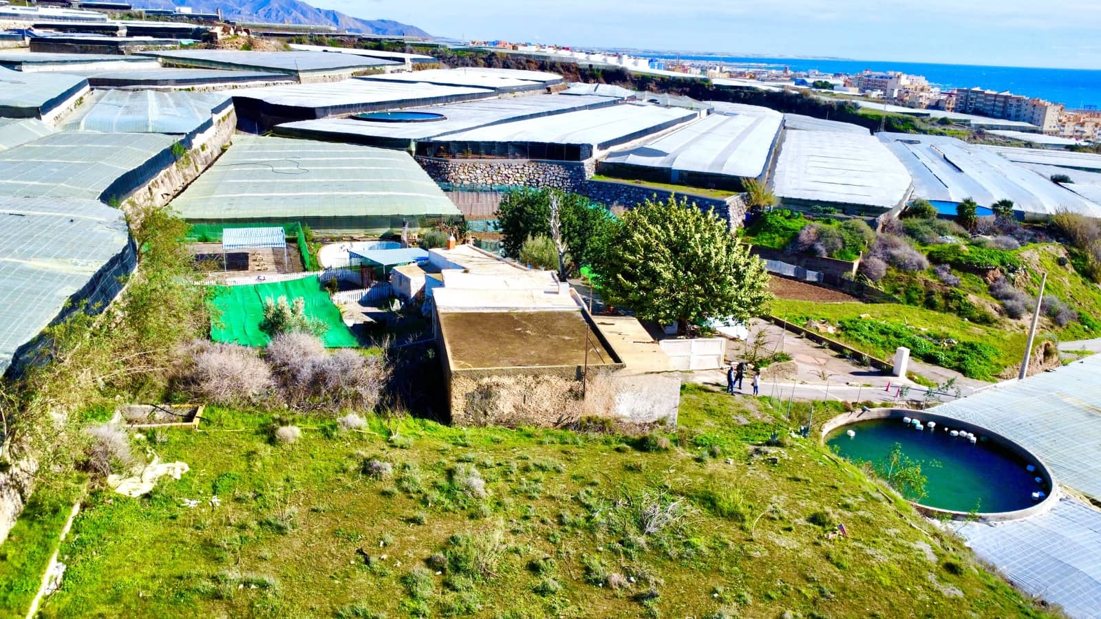 Mark till salu i Adra - 104 300 € (Ref: 9524730)