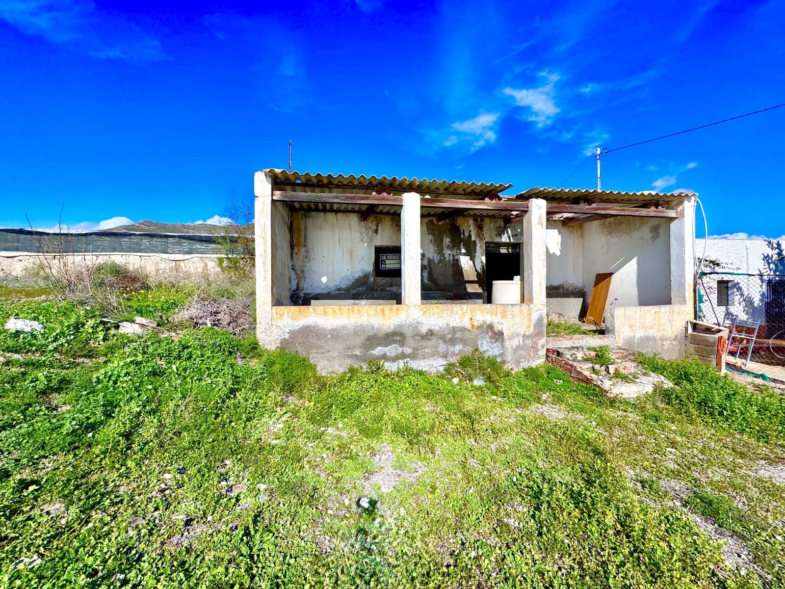 Mark till salu i Adra - 104 300 € (Ref: 9524730)