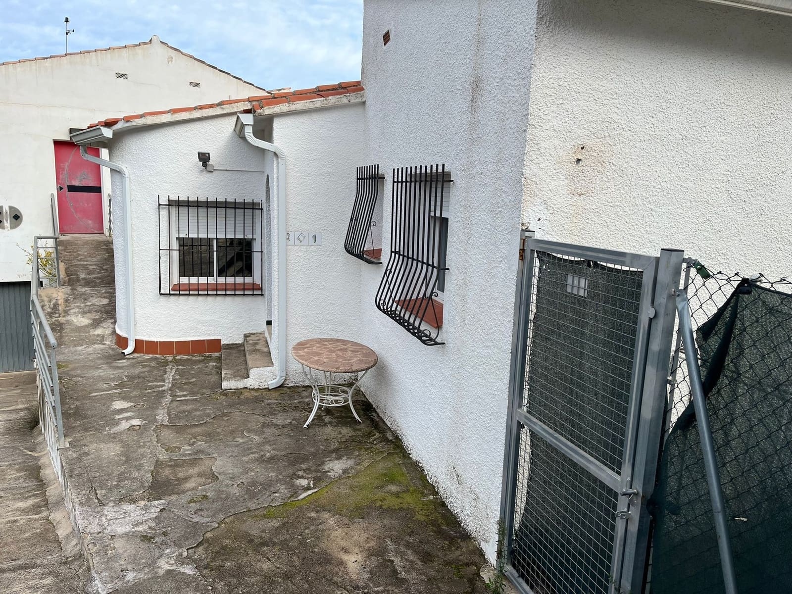 4 slaapkamer Villa te koop in Oliva met garage - € 275.000 (Ref: 9100235)