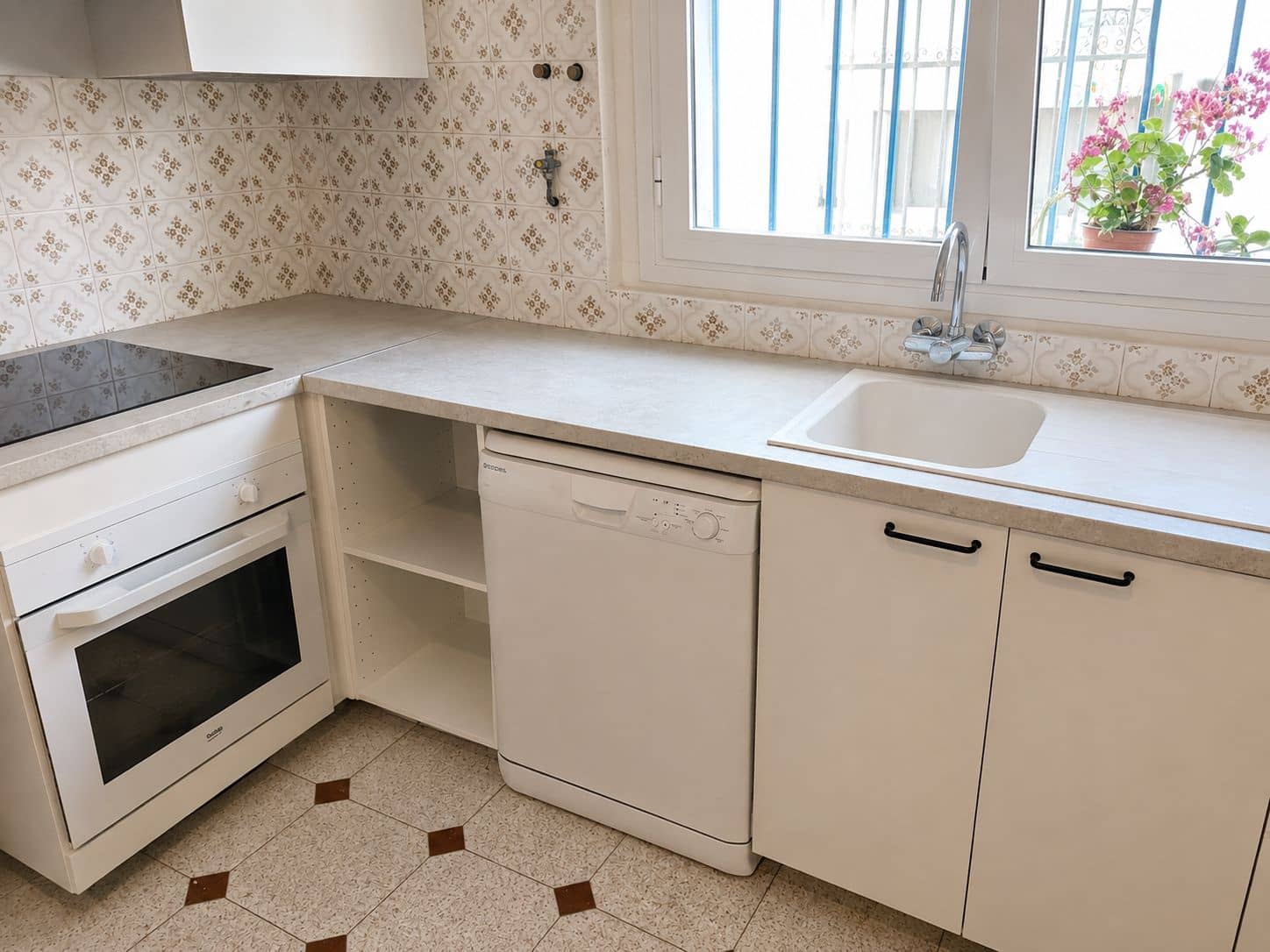 7 bedroom Flat for sale in Ondara - € 279,000 (Ref: 10028968)