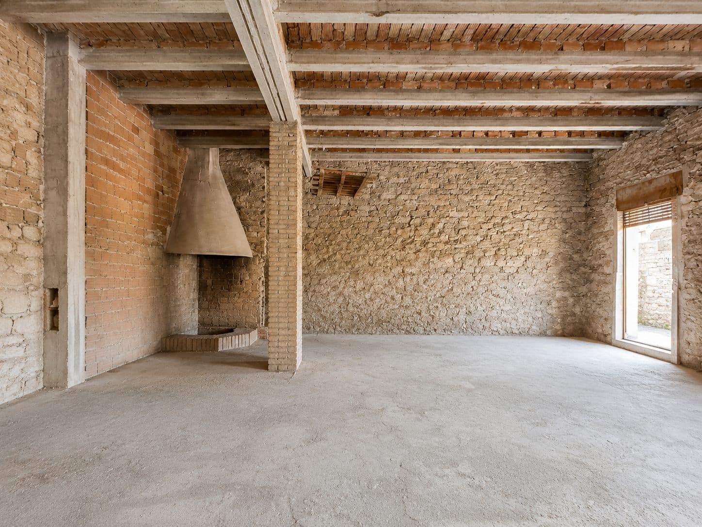 7 bedroom Flat for sale in Ondara - € 279,000 (Ref: 10028968)