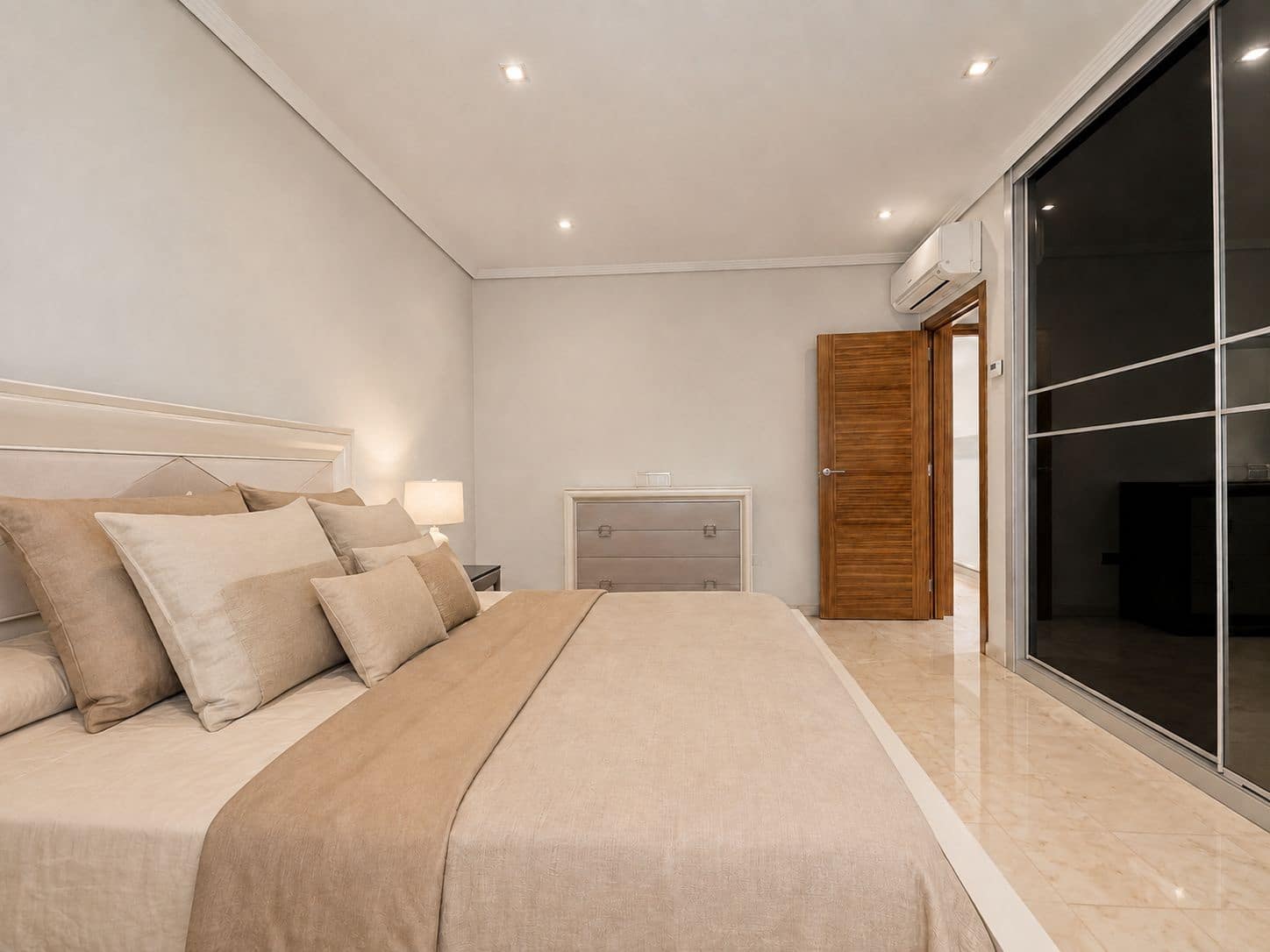 2 bedroom Villa for sale in Pego with garage - € 600,000 (Ref: 10038571)