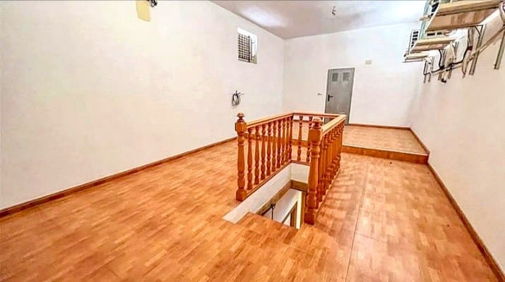 Villa til salgs i Pego med garasje - € 650 000 (Ref: 10073112)