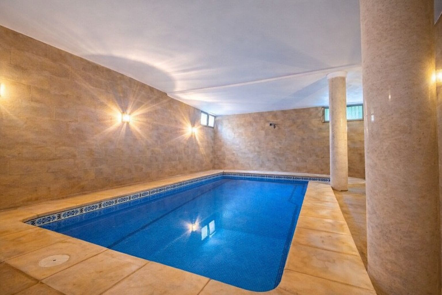 Villa til salgs i Pego med garasje - € 650 000 (Ref: 10073112)