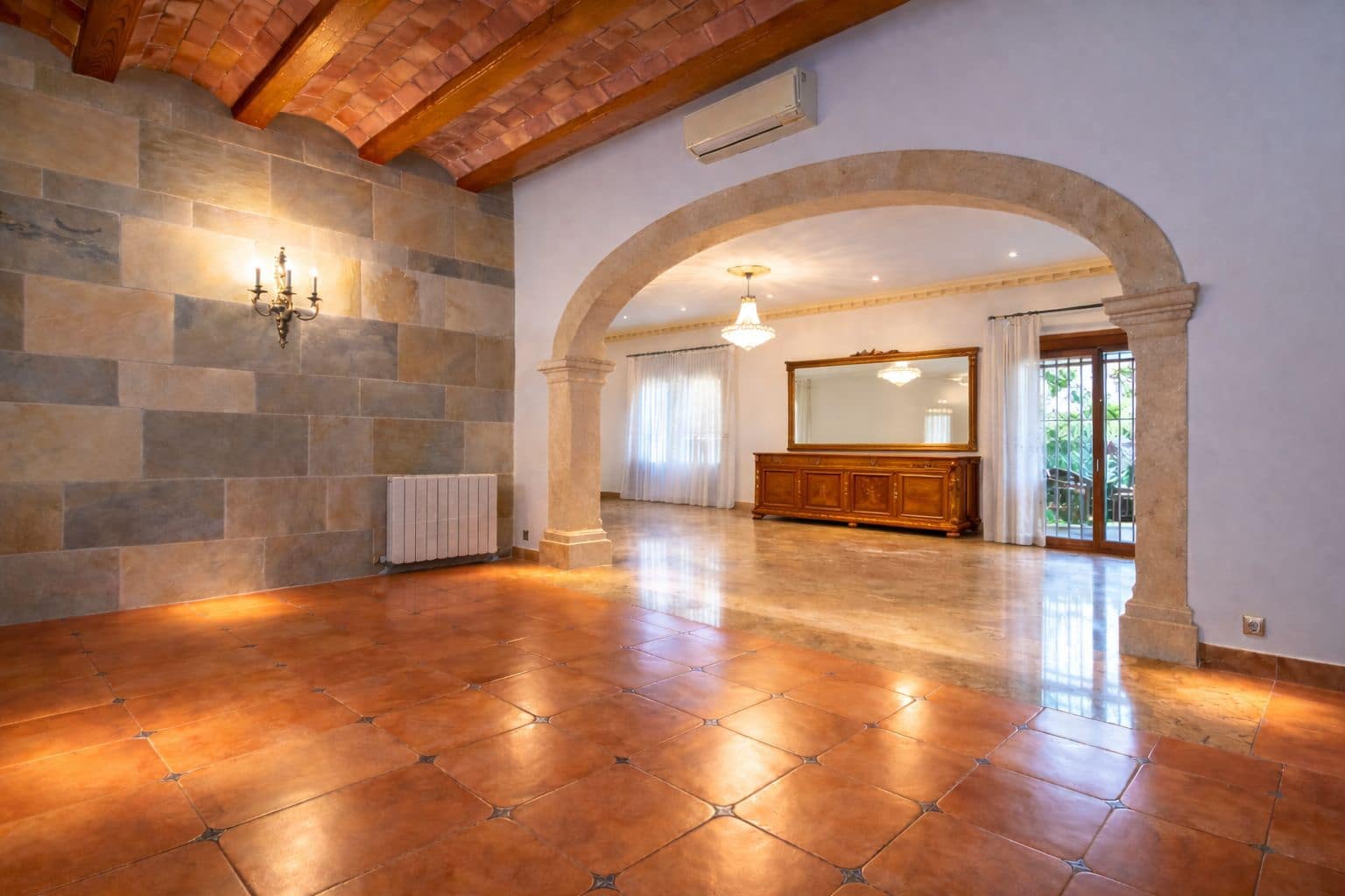 Villa til salgs i Pego med garasje - € 650 000 (Ref: 10073112)