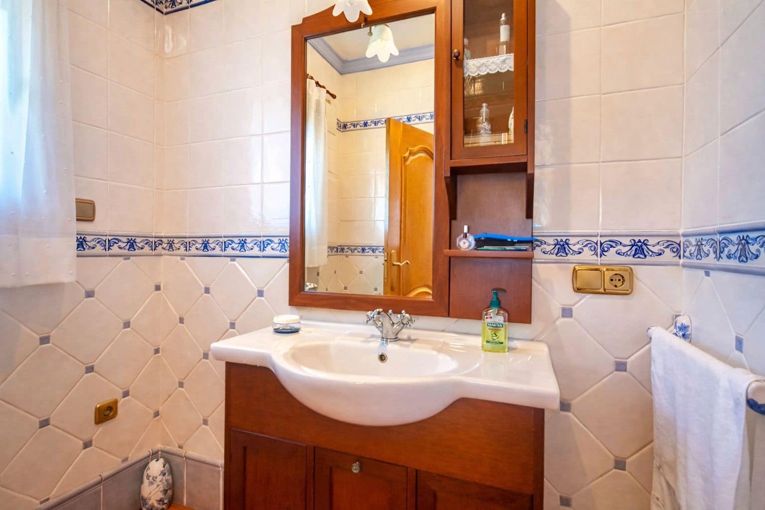 Villa til salgs i Pego med garasje - € 650 000 (Ref: 10073112)
