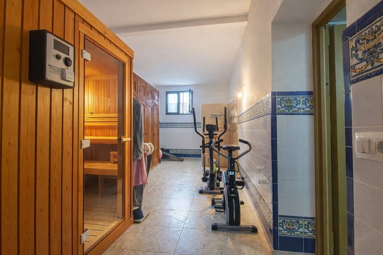 Villa til salgs i Pego med garasje - € 650 000 (Ref: 10073112)