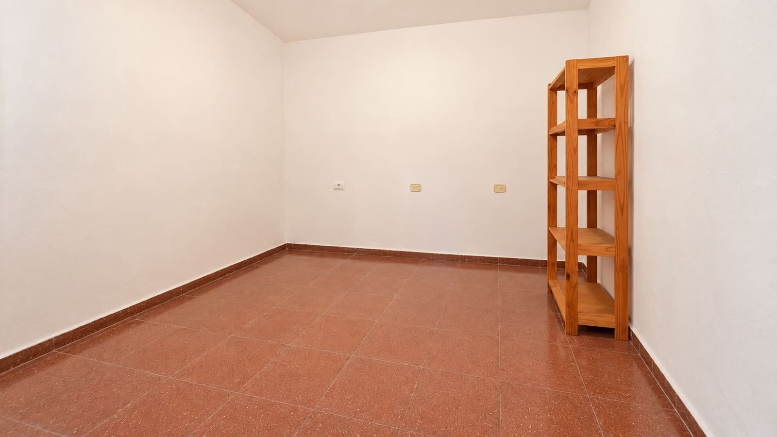 4 bedroom Townhouse for sale in Pego with garage - € 185,000 (Ref: 10091282)