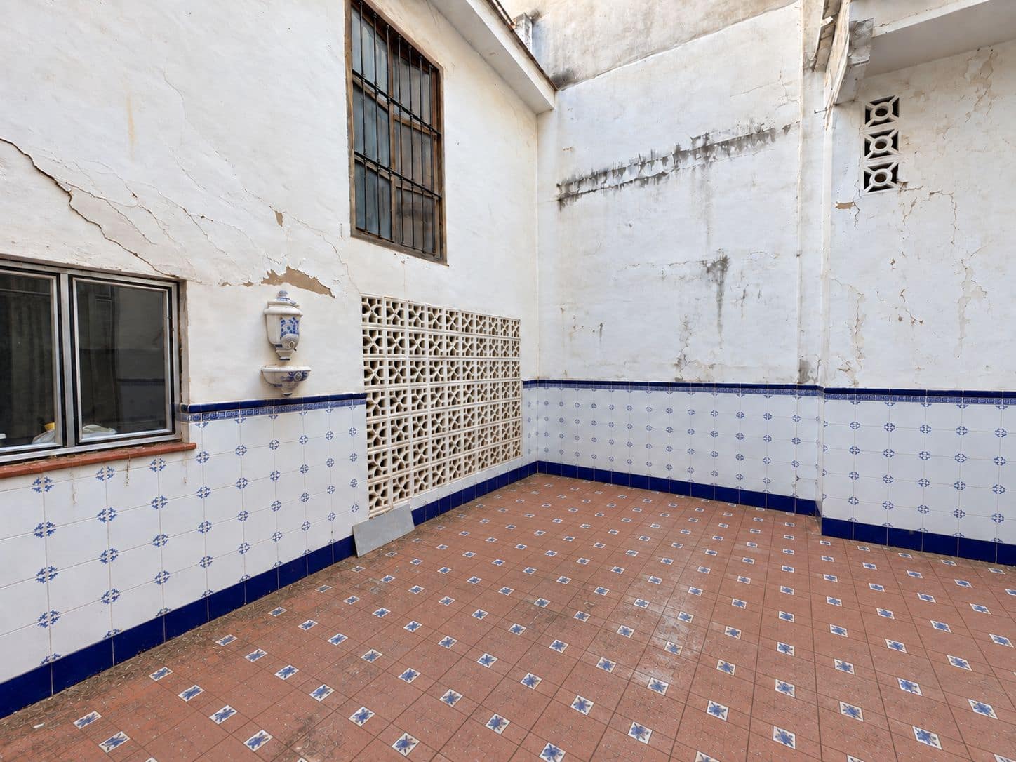 4 bedroom Townhouse for sale in Pego with garage - € 185,000 (Ref: 10091282)