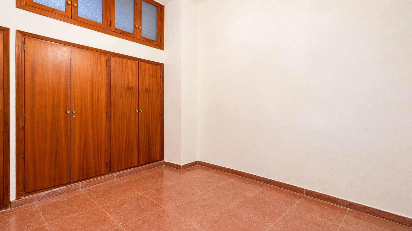 4 bedroom Townhouse for sale in Pego with garage - € 185,000 (Ref: 10091282)