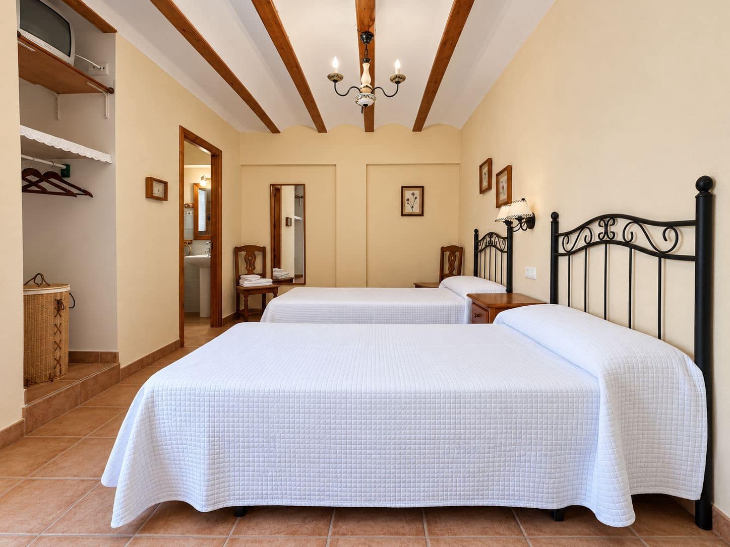10 camera da letto Casa in vendita in Beniali con garage - 295.000 € (Rif: 10111105)