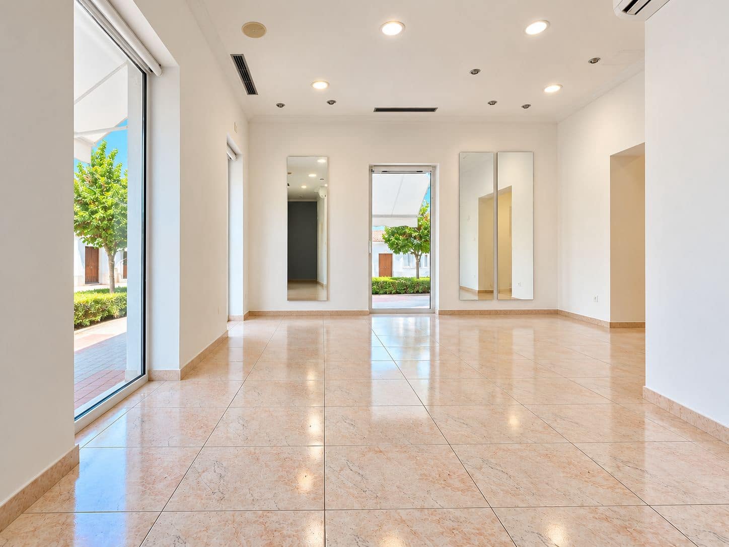 5 soveværelse Erhverv til salg i Denia - € 229.000 (Ref: 10158016)