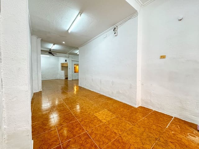 Commercial for sale in Pego - € 52,900 (Ref: 9109484)