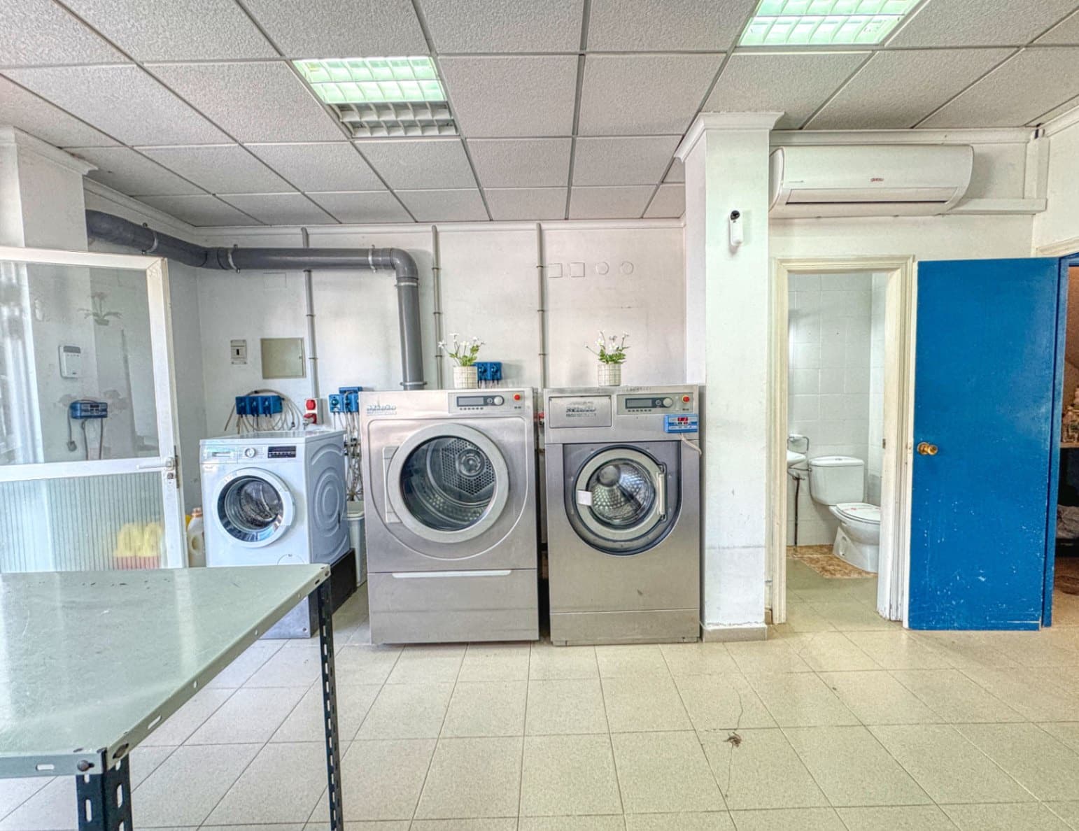 Commercial for sale in Oliva - € 114,900 (Ref: 9109488)