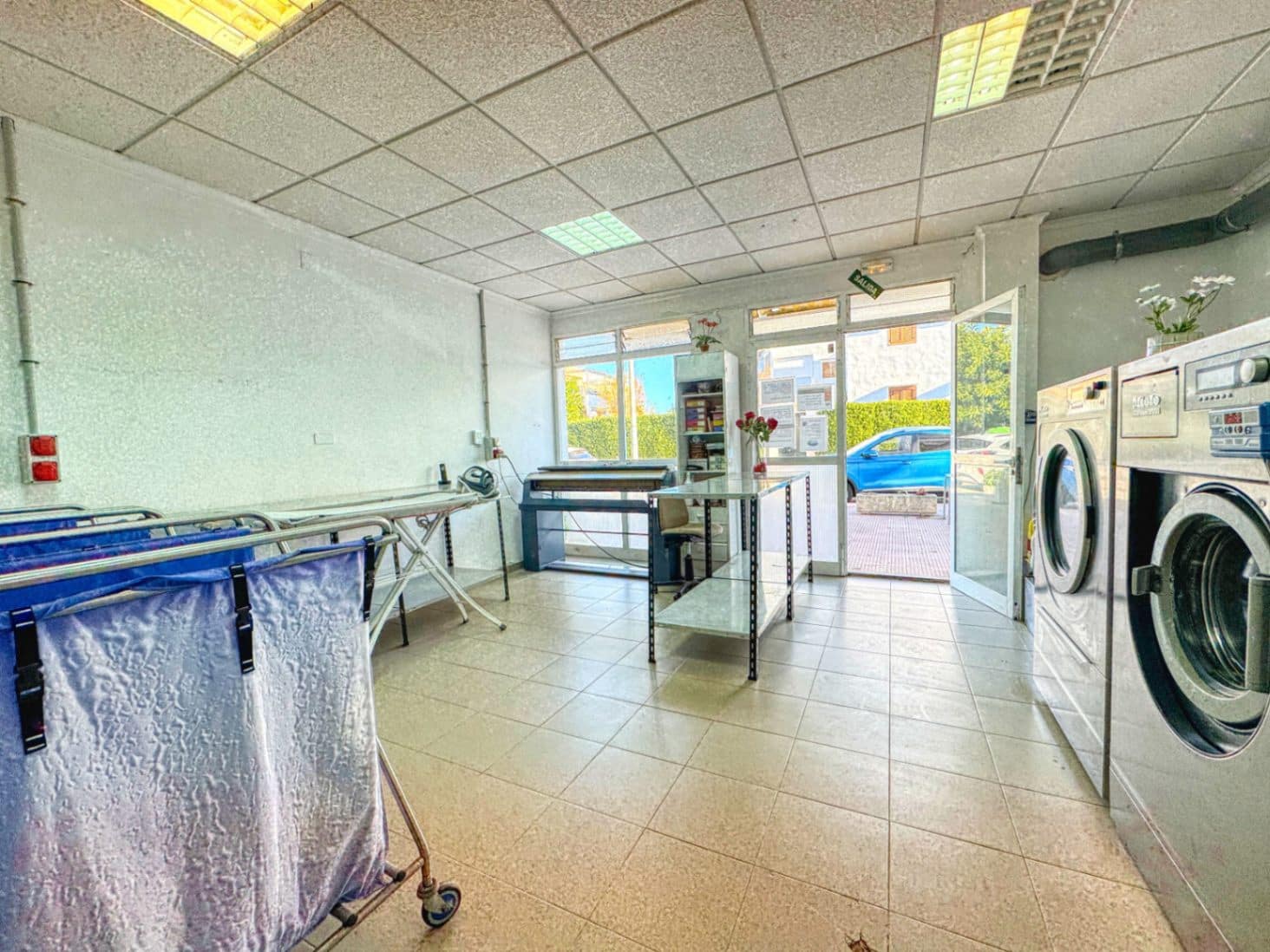 Commercial for sale in Oliva - € 114,900 (Ref: 9109488)