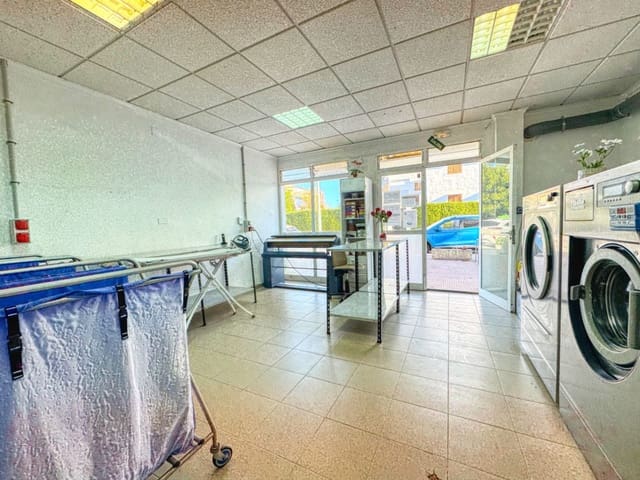 Commercial for sale in Oliva Nova, Oliva - € 114,900 (Ref: 9109488)