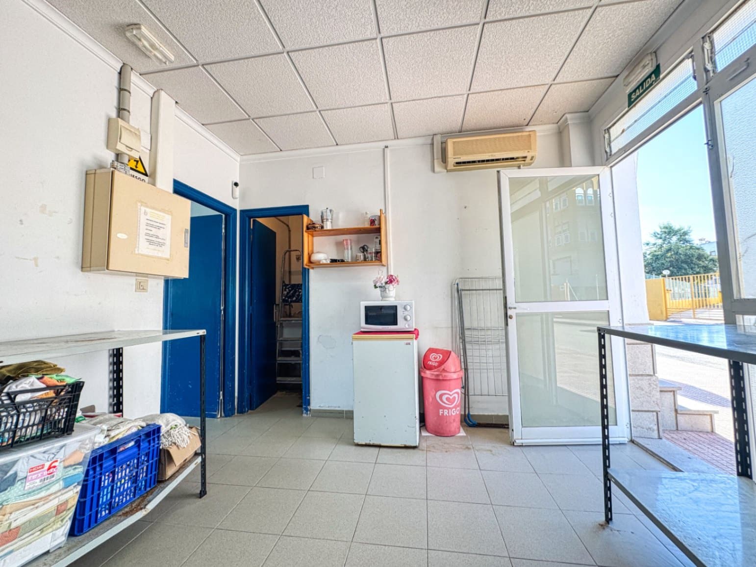 Commercial for sale in Oliva - € 114,900 (Ref: 9109488)