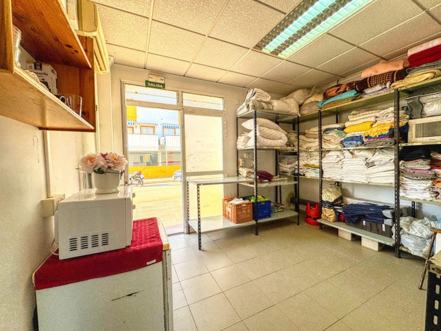 Commercial for sale in Oliva - € 114,900 (Ref: 9109488)