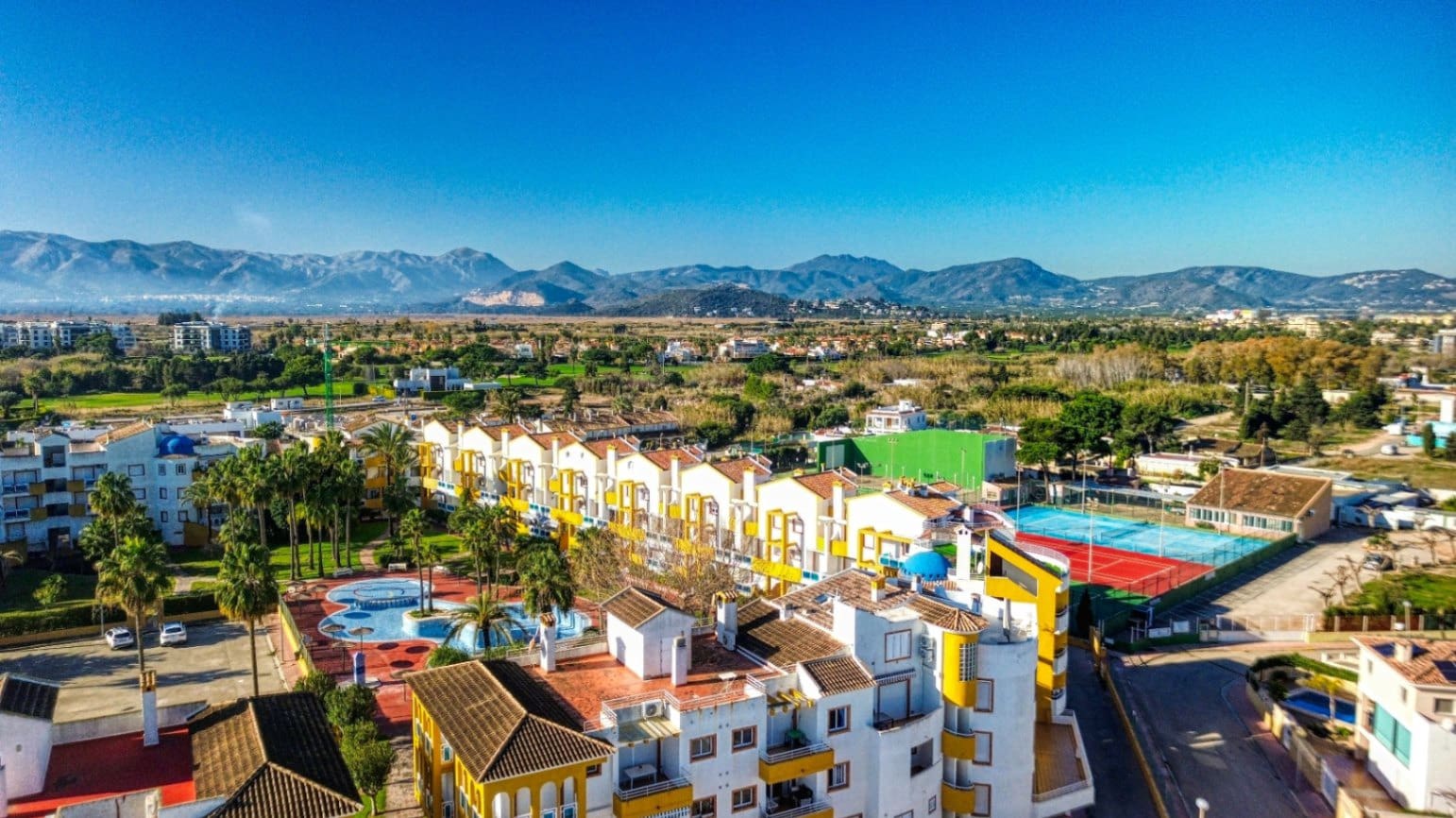 Commercial for sale in Oliva - € 114,900 (Ref: 9109488)