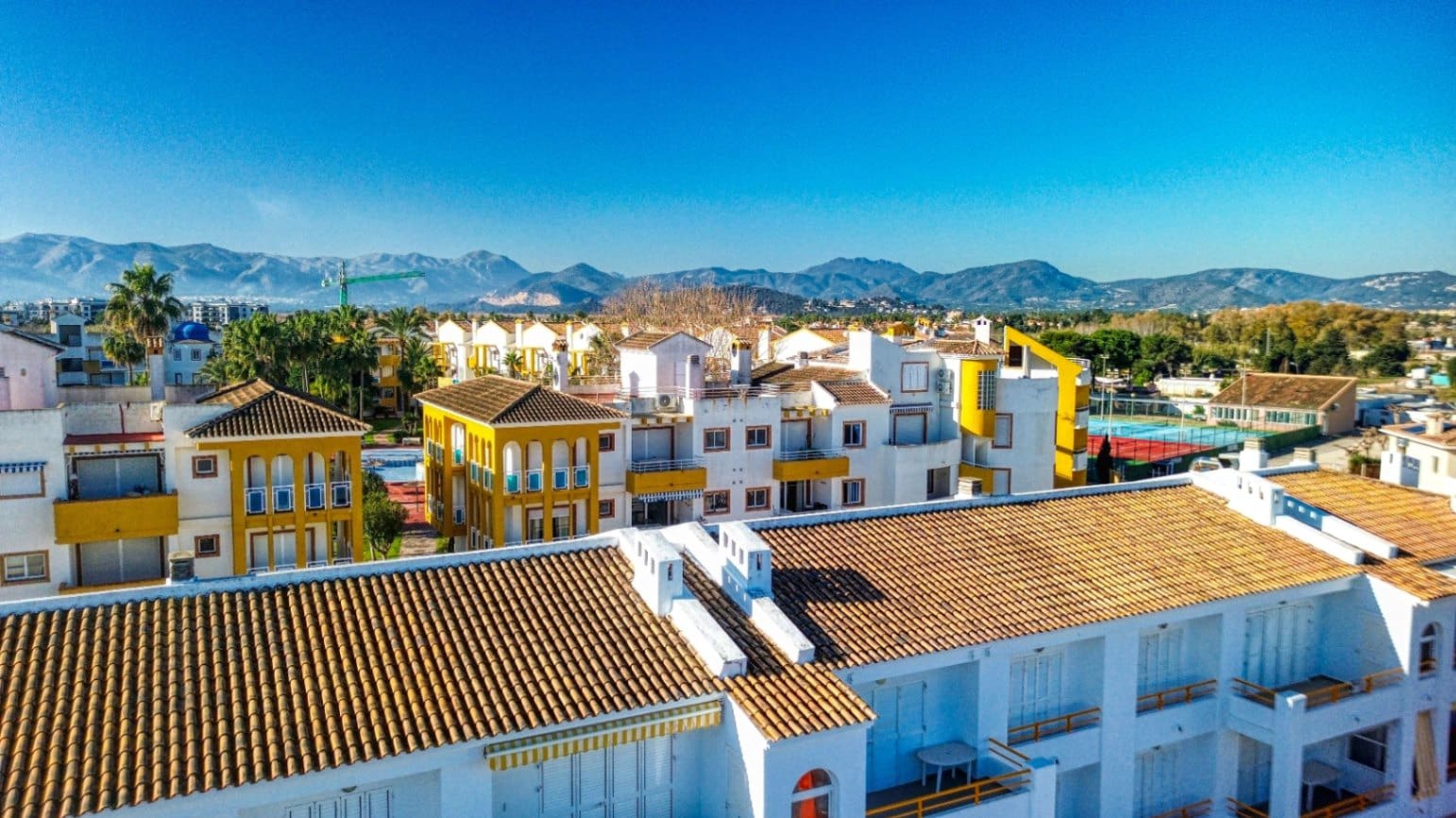 Commercial for sale in Oliva - € 114,900 (Ref: 9109488)