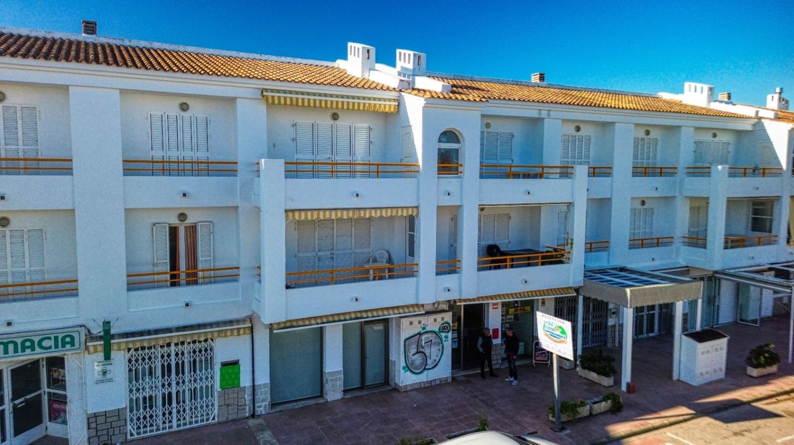 Commercial for sale in Oliva - € 114,900 (Ref: 9109488)