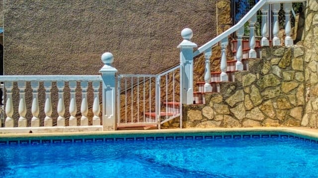 Chalet de 5 habitaciones en Pego en venta - 419.000 € (Ref: 9109495)