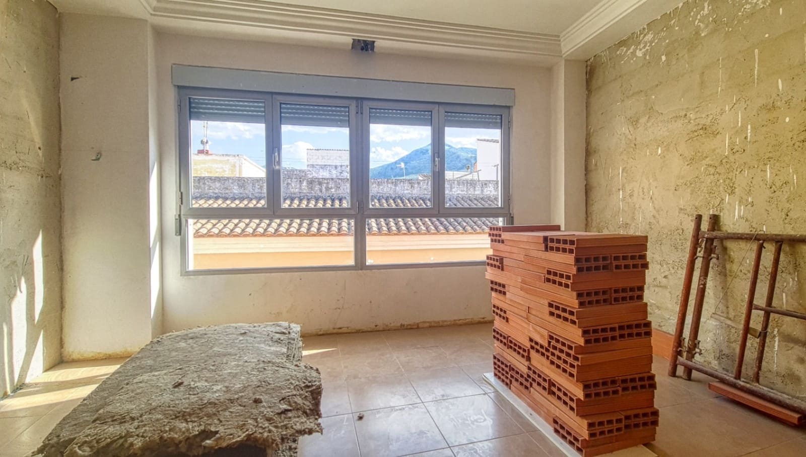 Casa de 5 habitaciones en Pego en venta - 100.000 € (Ref: 9109496)