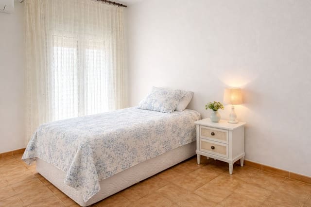 1 slaapkamer Appartement te koop in Els Poblets met zwembad garage - € 180.000 (Ref: 9199418)