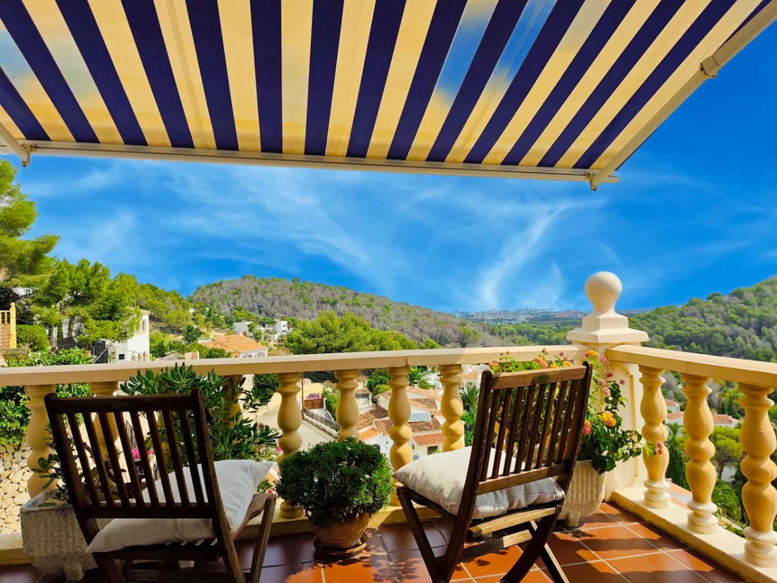 4 sypialnia Willa na sprzedaż w Javea / Xabia z basenem garażem - 795 000 € (Ref: 9226091)