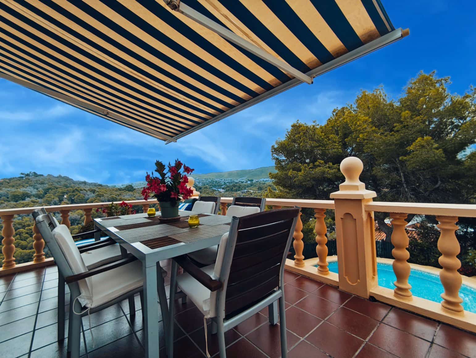 4 sypialnia Willa na sprzedaż w Javea / Xabia z basenem garażem - 795 000 € (Ref: 9226091)