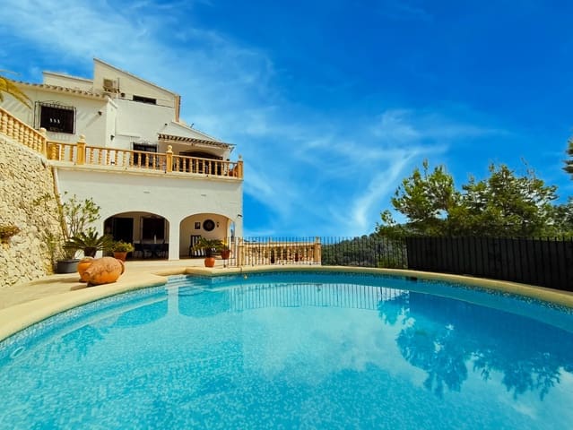 4 slaapkamer Villa te koop in Partides comunes - Adsubia, Javea / Xàbia met zwembad garage - € 795.000 (Ref: 9226091)
