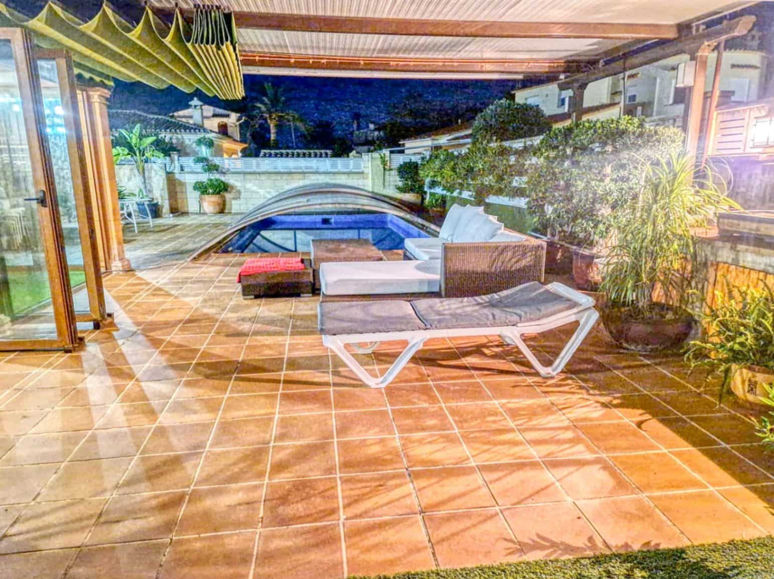 Villa for sale in Els Poblets with garage - € 1,050,000 (Ref: 9248412)