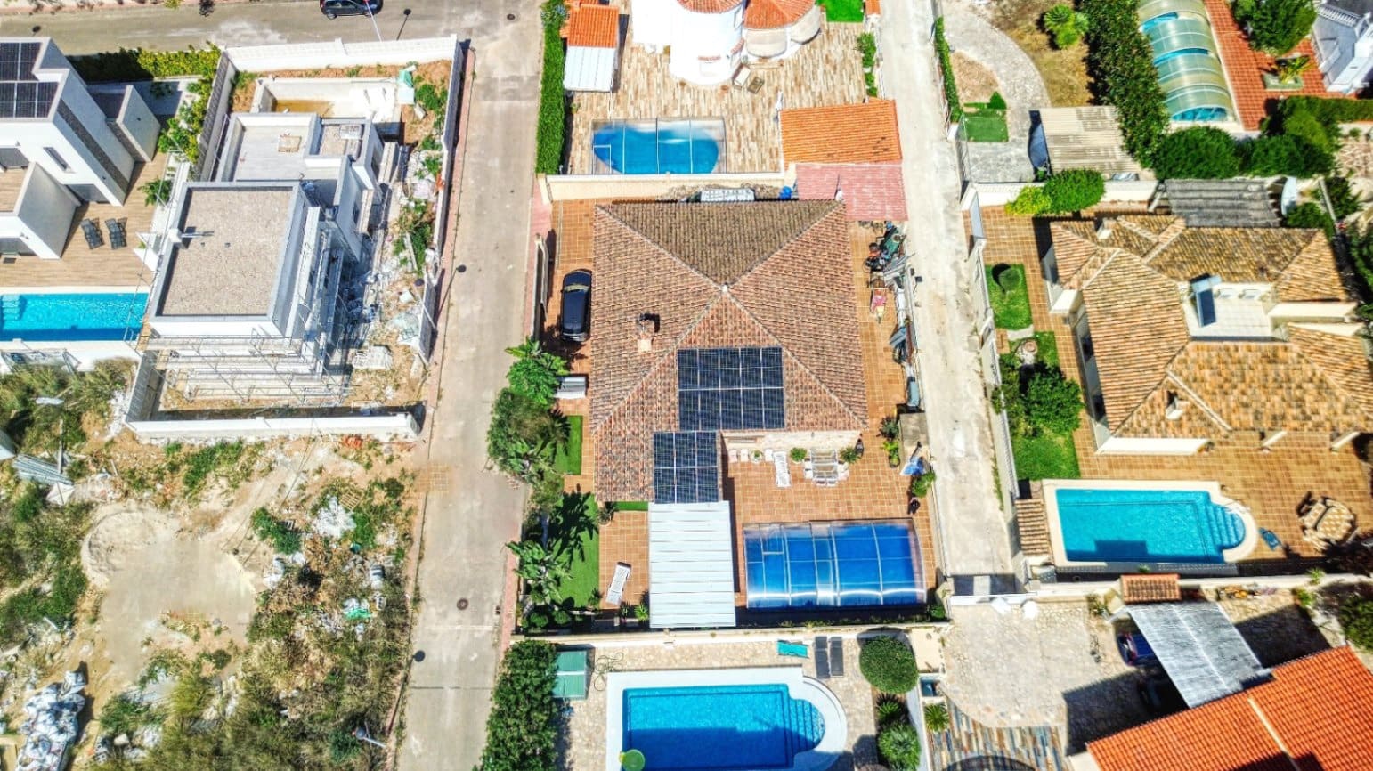 Villa for sale in Els Poblets with garage - € 1,050,000 (Ref: 9248412)