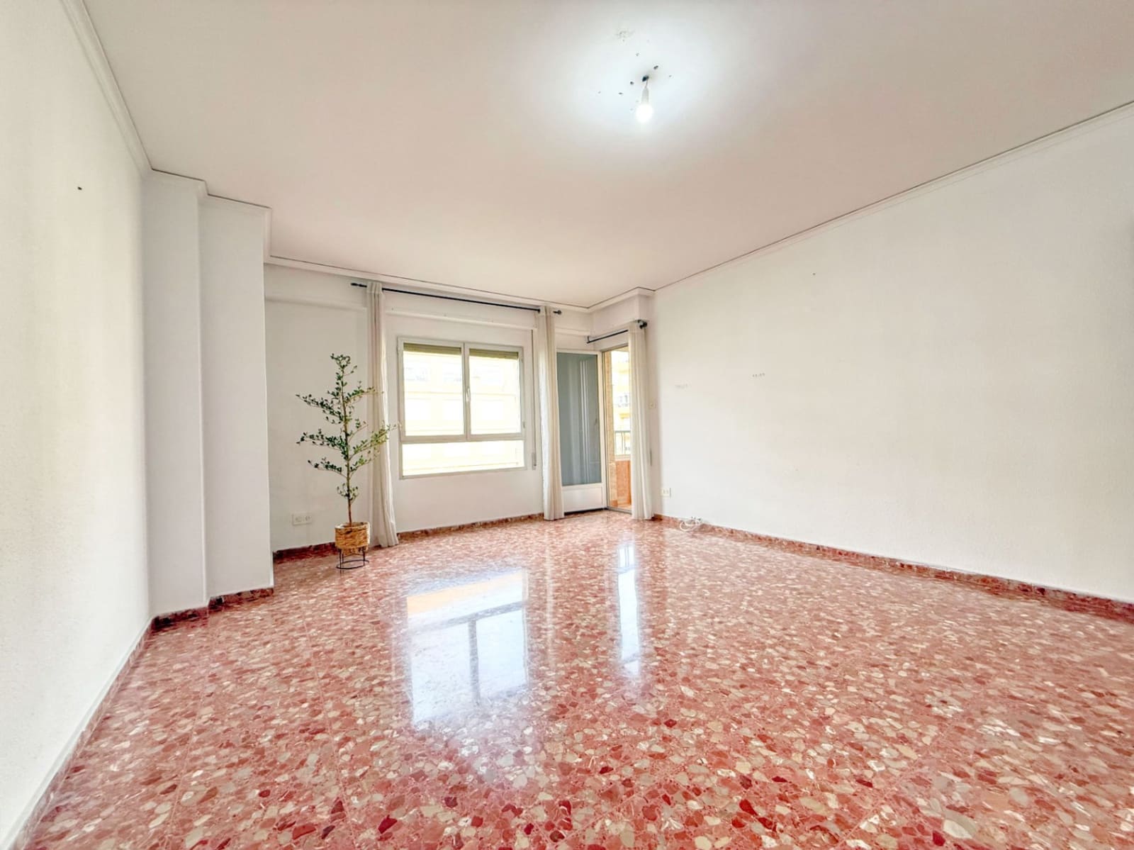 Appartement à vendre à Oliva - 135 000 € (Ref: 9248896)