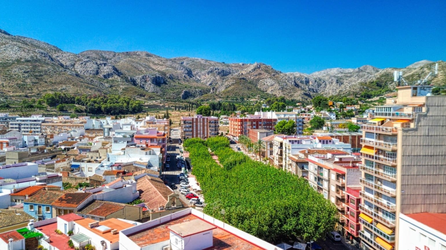 Commercial for sale in Pego - € 68,000 (Ref: 9285395)