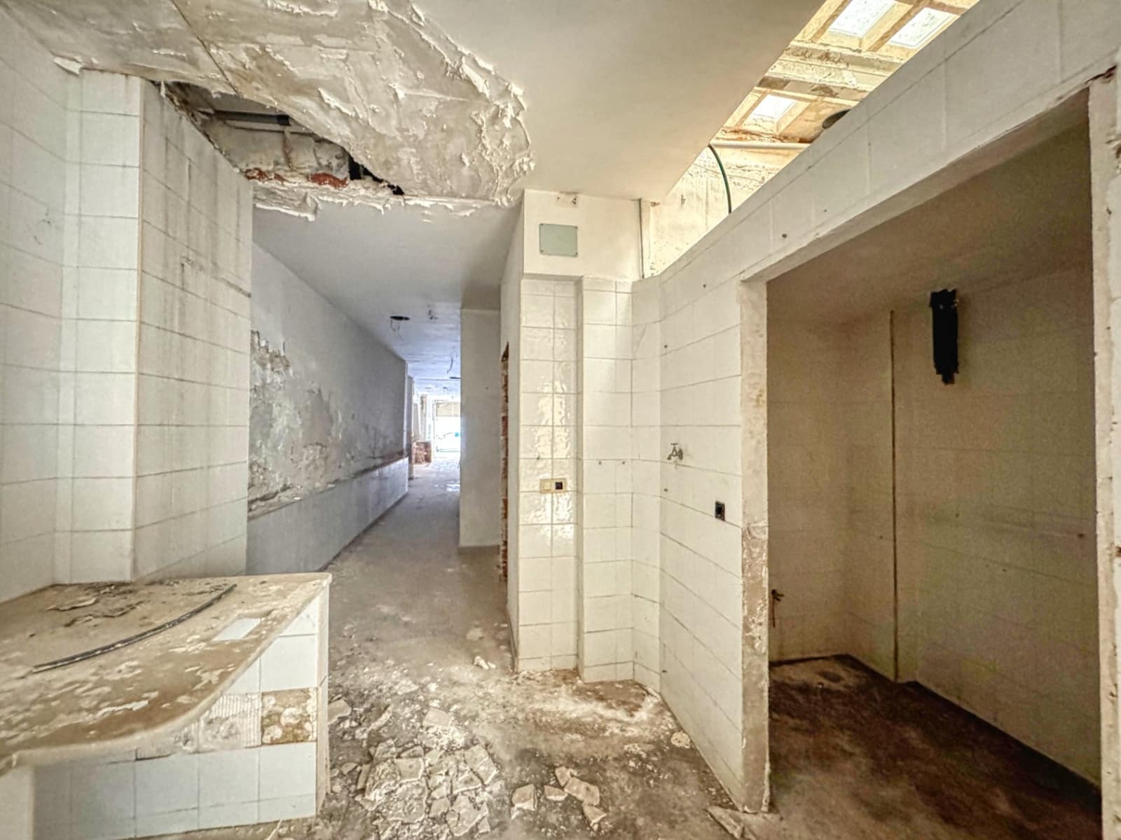 Commercial for sale in Pego - € 68,000 (Ref: 9285395)