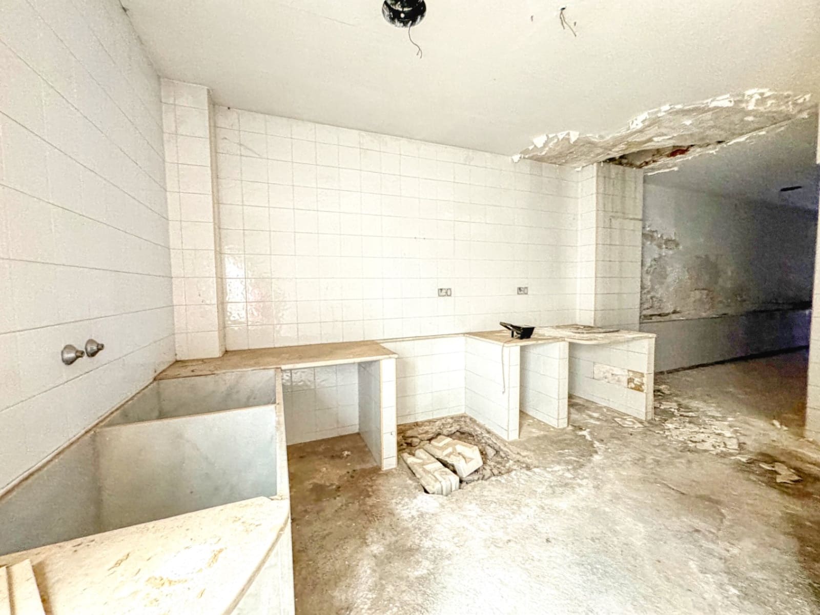 Commercial for sale in Pego - € 68,000 (Ref: 9285395)