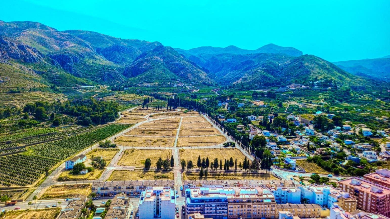 Commercial for sale in Pego - € 68,000 (Ref: 9285395)