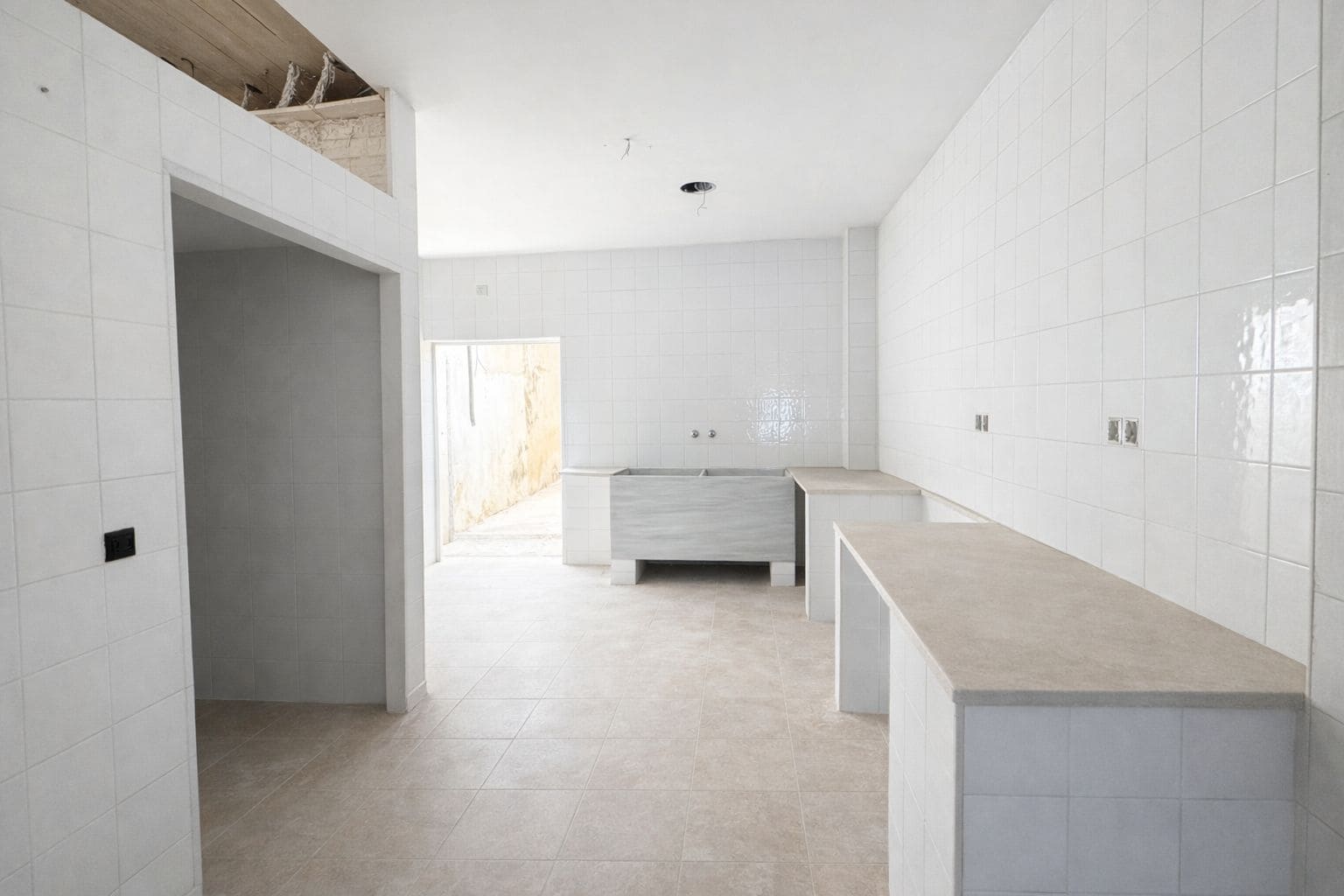 Commercial for sale in Pego - € 68,000 (Ref: 9285395)