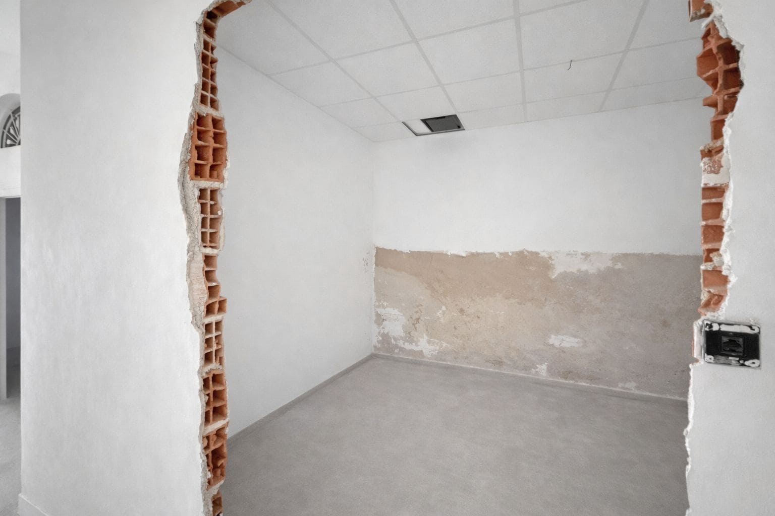 Commercial for sale in Pego - € 68,000 (Ref: 9285395)