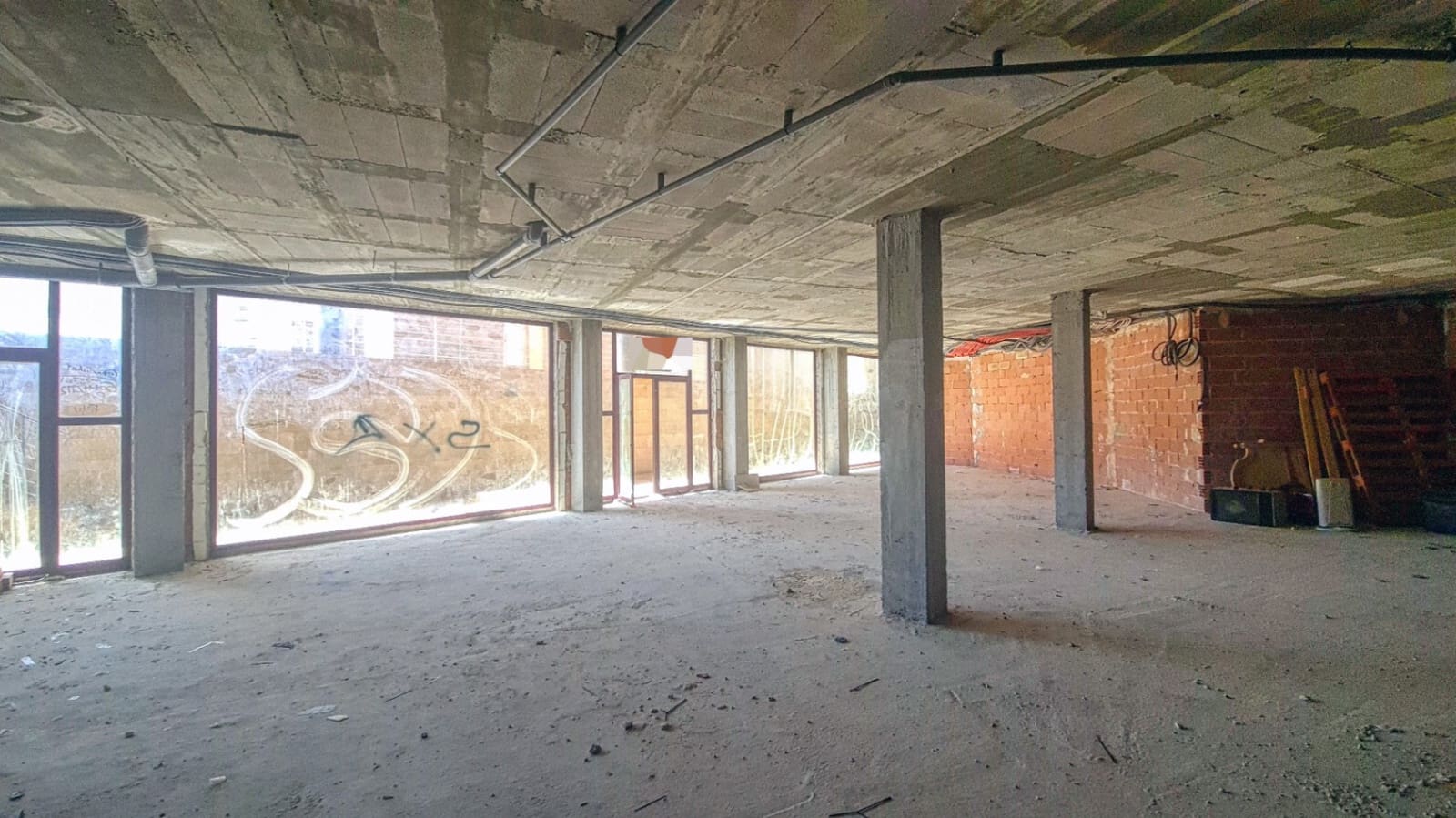 Commercial for sale in Pego - € 159,000 (Ref: 9305191)