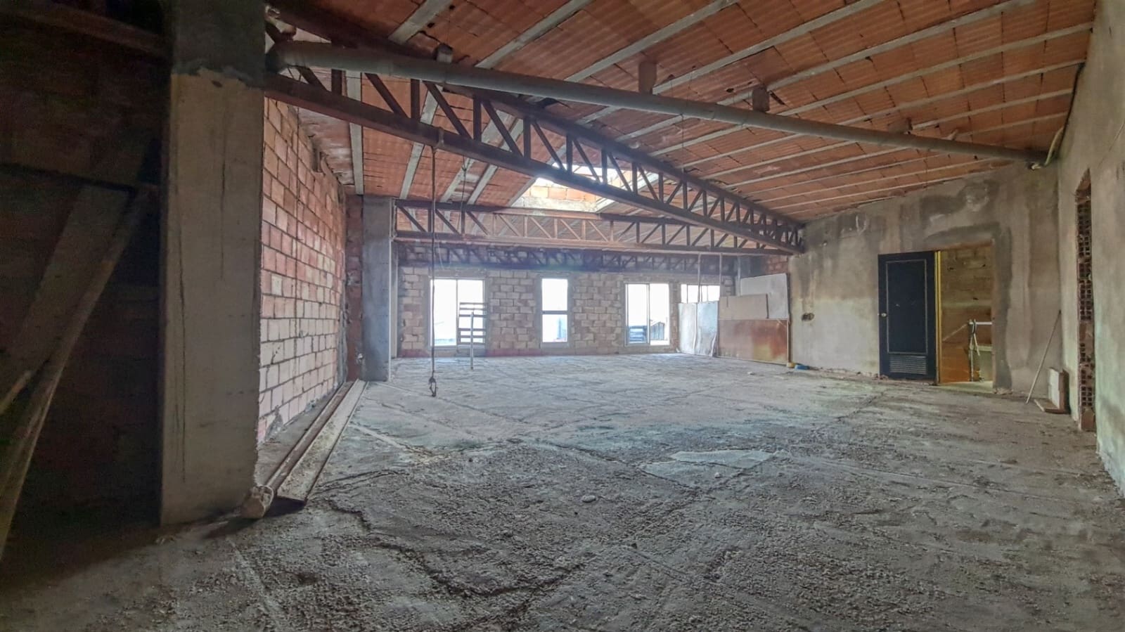 Commercial for sale in Pego with garage - € 165,000 (Ref: 9306224)