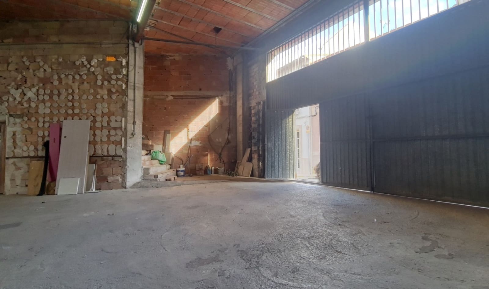 Commercial for sale in Pego with garage - € 165,000 (Ref: 9306224)