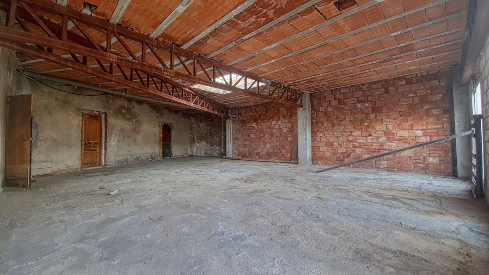 Commercial for sale in Pego with garage - € 165,000 (Ref: 9306224)