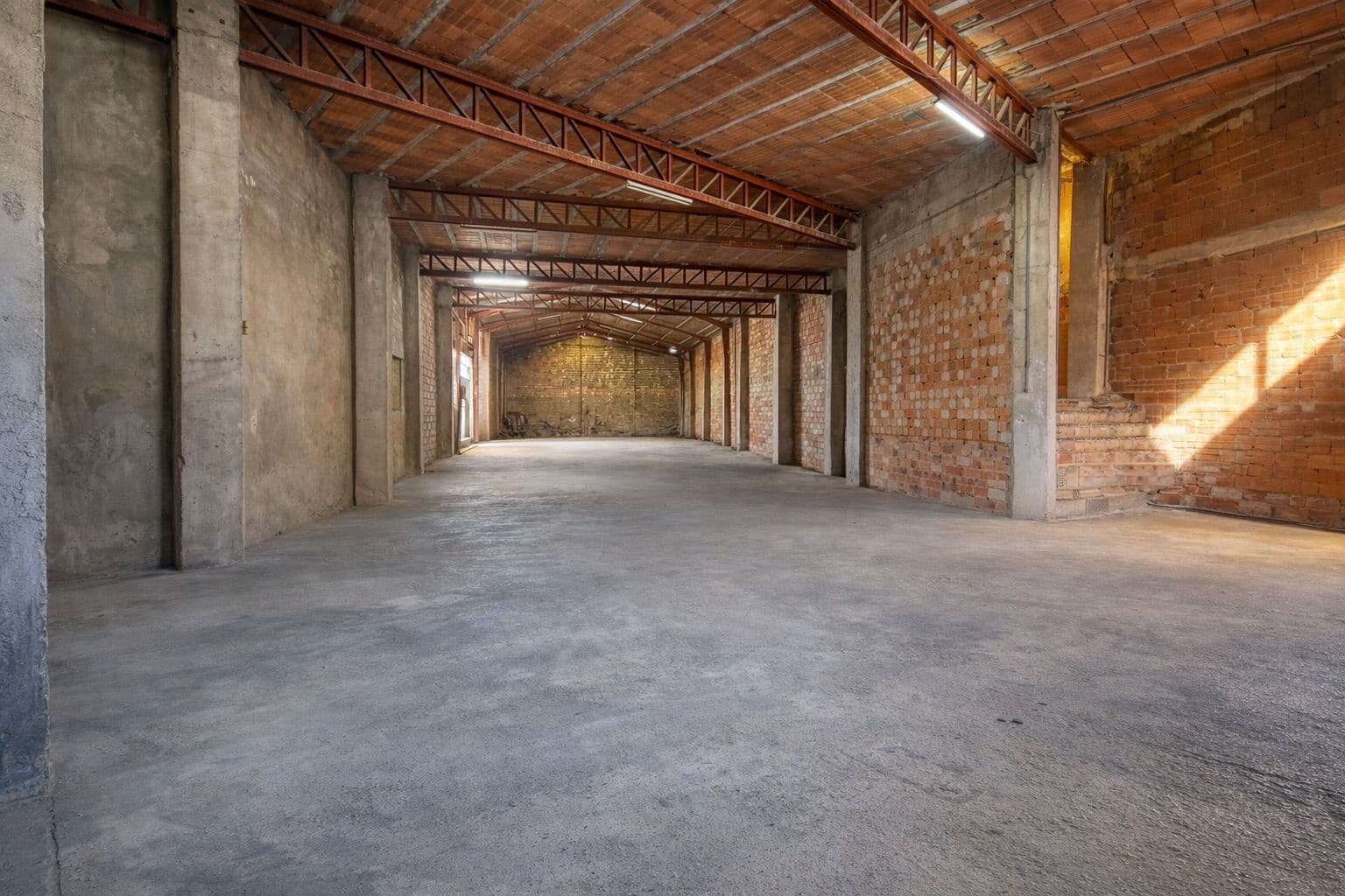 Erhverv til salg i Pego med garage - € 165.000 (Ref: 9306224)