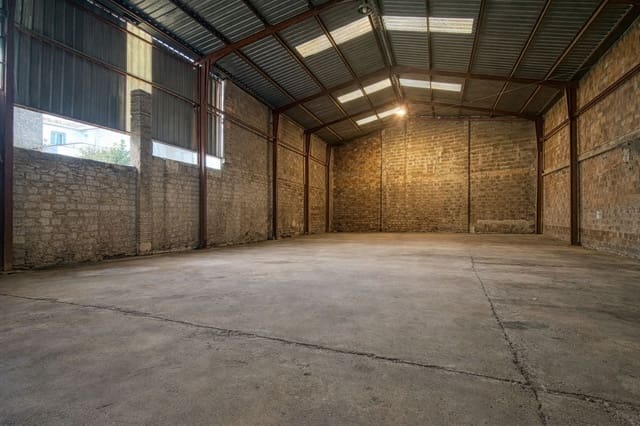 Komercyjne na sprzedaż w Pego z garażem - 165 000 € (Ref: 9306224)