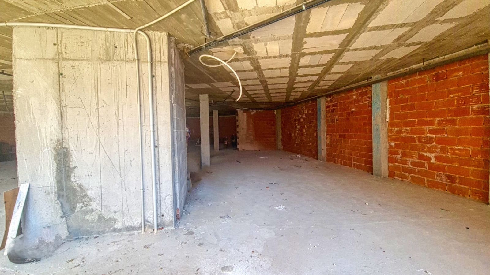 Commercial for rent in Pego - € 900 (Ref: 9347663)