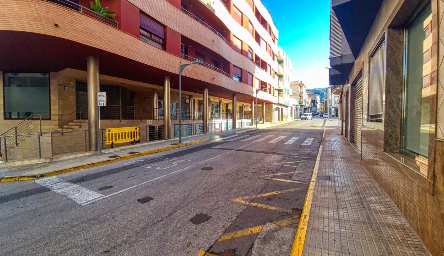 Commercial for rent in Pego - € 900 (Ref: 9347663)